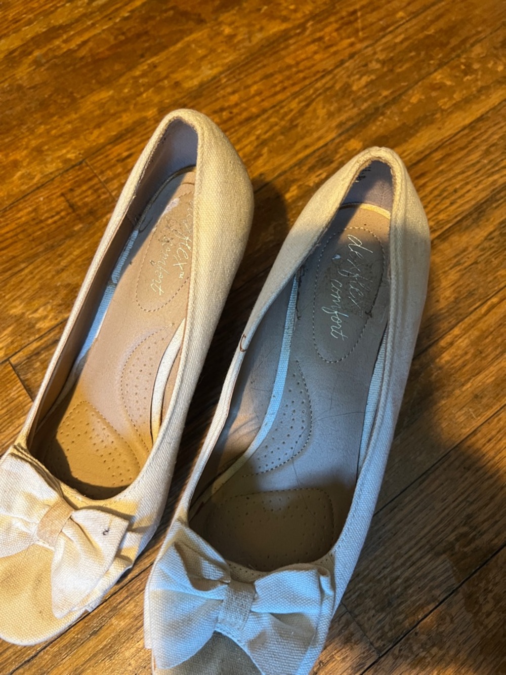 Comfort Canvas Ballet Flats with Bow - Beige
